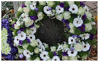 Funeraria Artés corona de flores